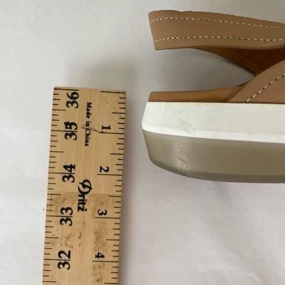 Aquatalia Sydni Nude Leather Dual Buckle Wedge Sandals Size 10 - Picture 11 of 11